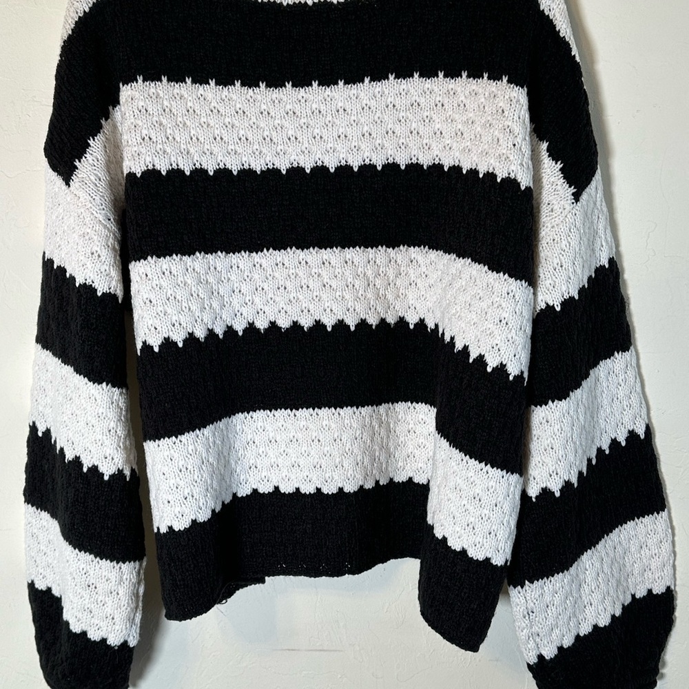 Blu Pepper Black and White Striped Balloon Sleeve Oversized Sweater Sz S - Picture 6 of 10